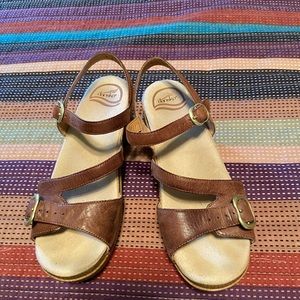 Dansko sandals. EUC. Size37.